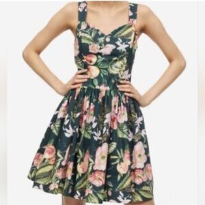 NWT H&M Green Floral Tie detail Floral sleeveless puff mini dress medium